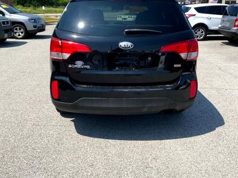 Used 2014 Kia Sorento LX image 3