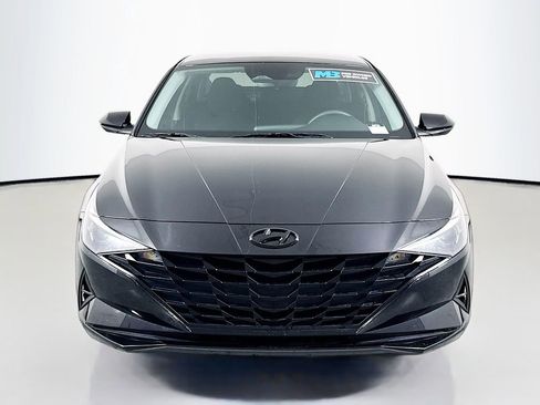 Used 2023 Hyundai Elantra SEL FWD image 2