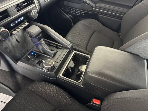 Used 2025 Toyota 4Runner SR5 AWD/4WD image 28