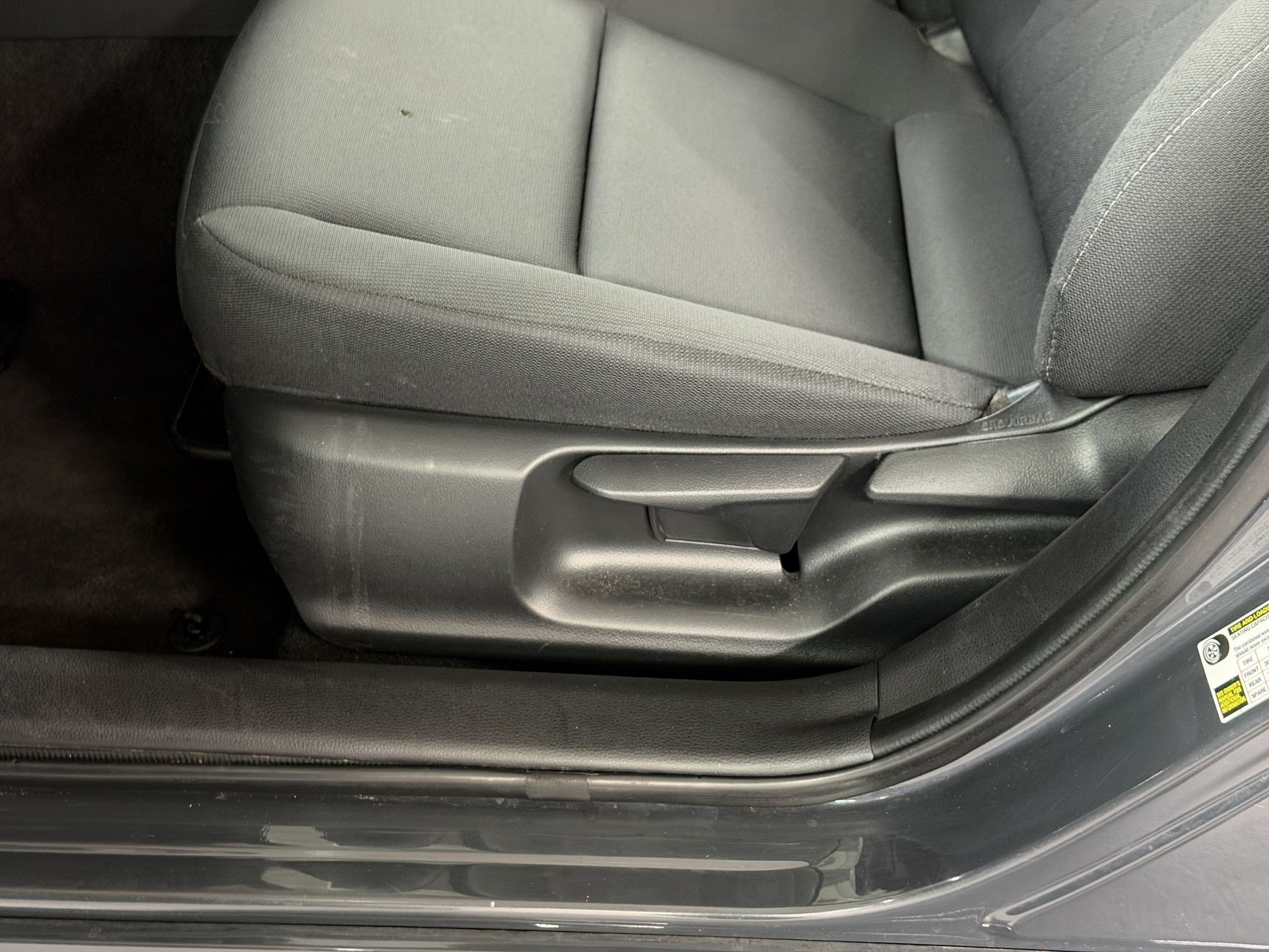 Used 2024 Toyota Corolla LE FWD image 13