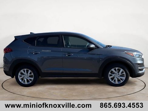 Used 2019 Hyundai Tucson SE image 2