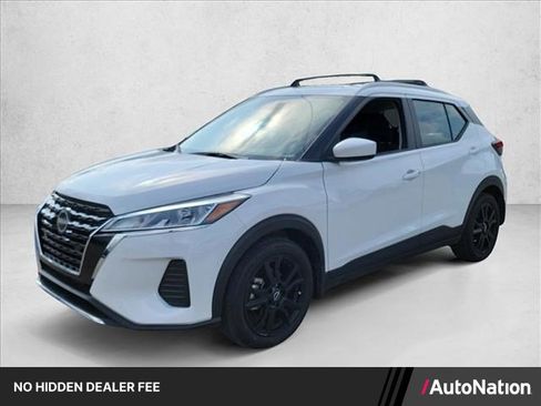 Used 2024 Nissan Kicks SV w/ Interior Electronics Package FWD image 1