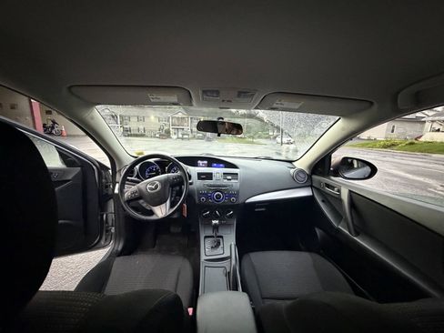 Used 2012 MAZDA MAZDA3 i Touring FWD image 11