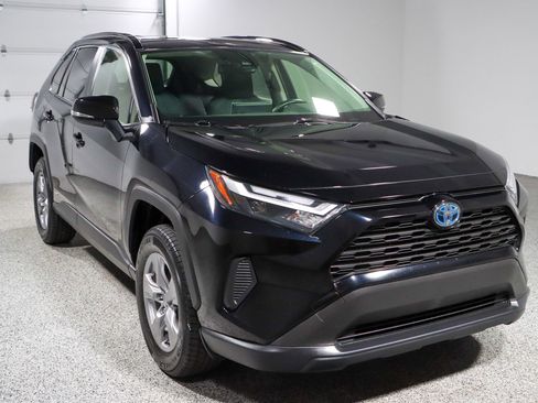 Used 2023 Toyota RAV4 XLE w/ Convenience Package AWD/4WD image 5