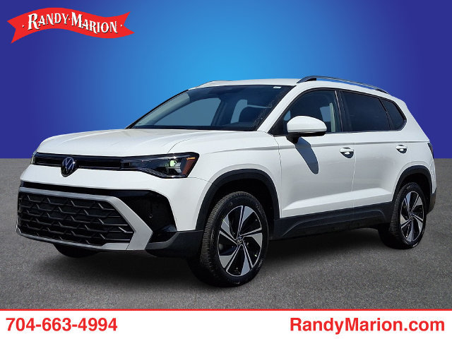 Used 2025 Volkswagen Taos SE AWD/4WD image 1