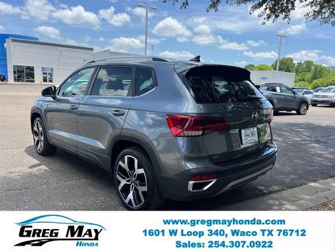 Used 2022 Volkswagen Taos SEL w/ Panoramic Sunroof Package AWD/4WD image 6