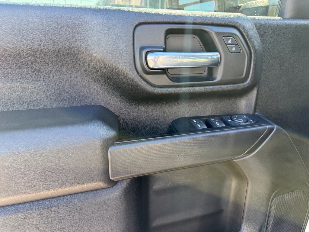 Used 2022 GMC Sierra 3500 Pro w/ Convenience Package RWD image 5