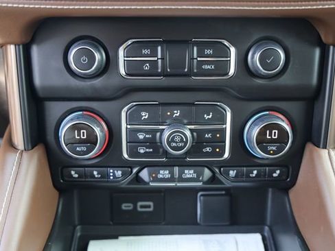 Certified 2024 Chevrolet Tahoe High Country AWD/4WD image 21