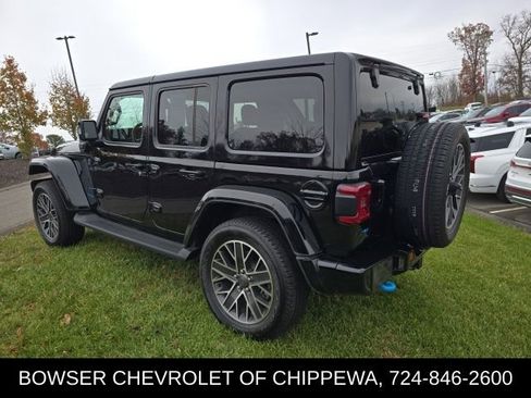 Used 2022 Jeep Wrangler Unlimited Sahara image 3