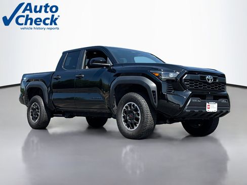 Certified 2024 Toyota Tacoma TRD Off-Road AWD/4WD image 1