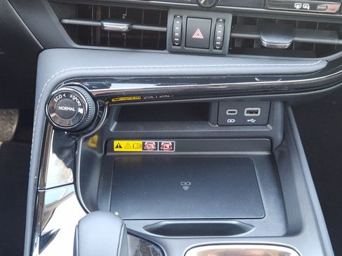 Used 2025 Lexus NX 250 FWD w/ Premium Package image 23