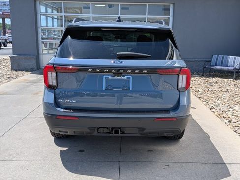 Certified 2025 Ford Explorer Active RWD image 5