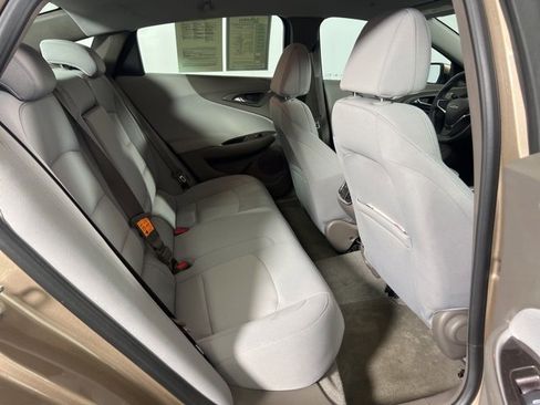 Used 2018 Chevrolet Malibu LT image 12