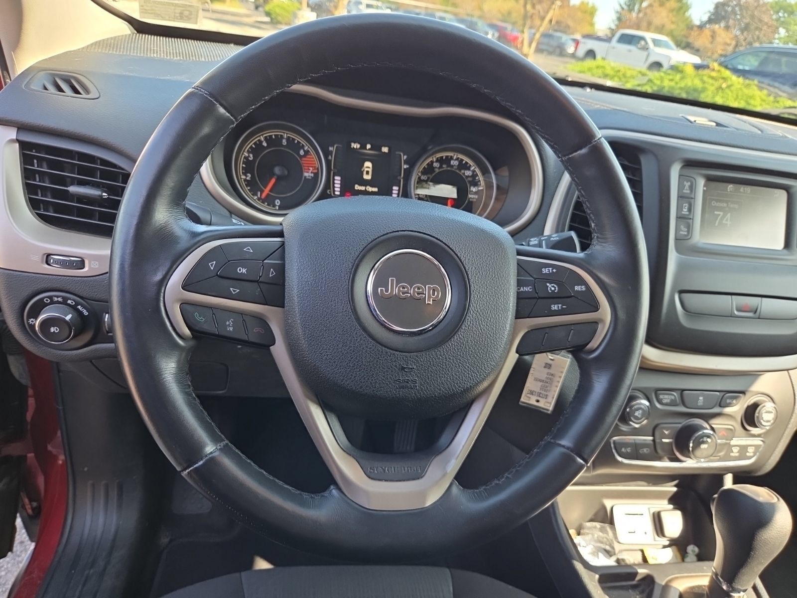 Used 2016 Jeep Cherokee Latitude FWD image 21