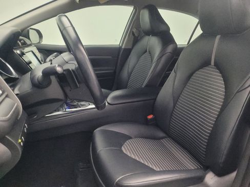 Used 2020 Toyota Camry SE image 17