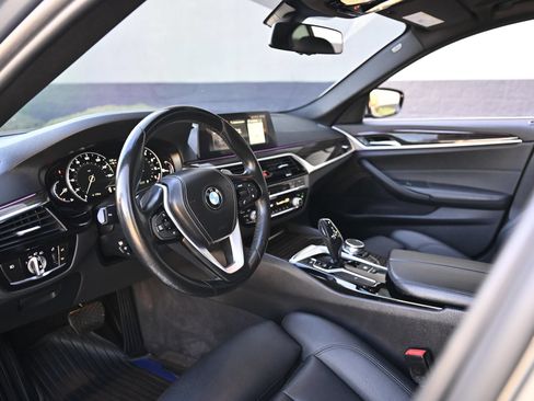 Used 2018 BMW 530i RWD image 10