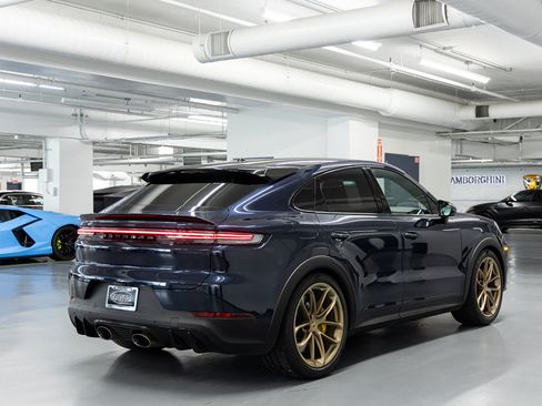 Used 2024 Porsche Cayenne Turbo GT AWD/4WD image 5