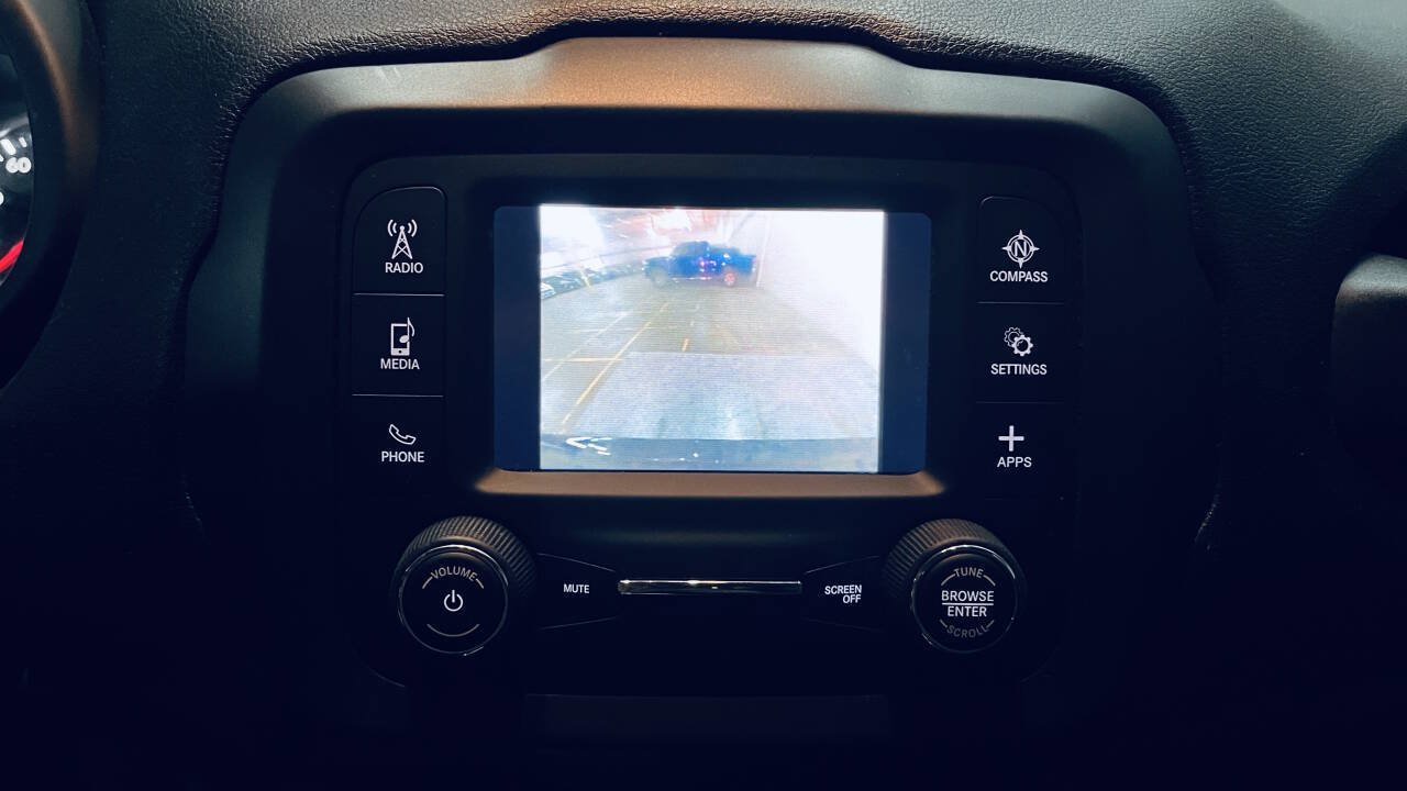 Used 2020 Jeep Renegade Sport w/ UConnect 7.0 Group FWD image 29