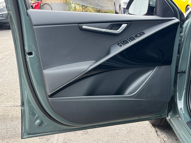 Certified 2025 Kia Niro Wind w/ Wind Preserve Package FWD image 19