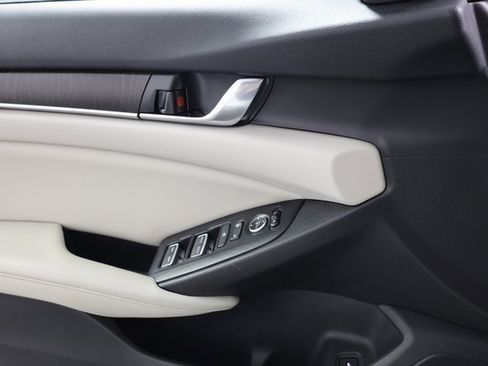 Used 2019 Honda Accord EX image 23