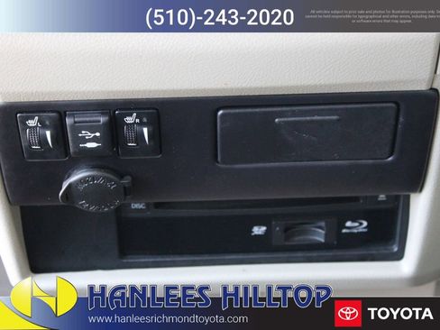 Used 2018 Toyota Sienna XLE Premium w/ Carpet Mat Package FWD image 24