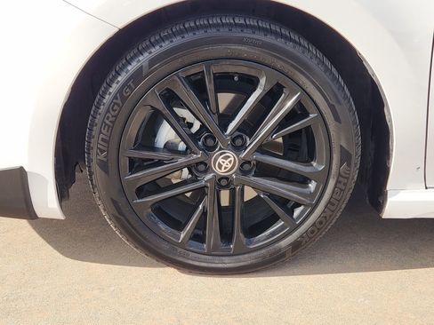 Used 2025 Toyota Camry SE w/ Convenience Package image 14