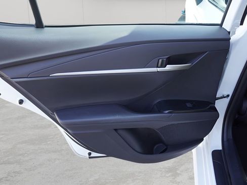 Used 2025 Toyota Camry LE image 10