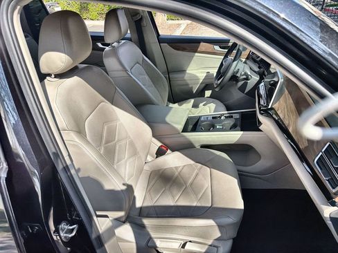 Used 2024 Volkswagen Atlas SE image 25