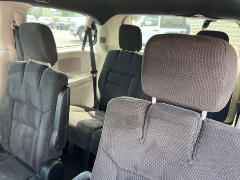 Used 2017 Dodge Grand Caravan SE image 21