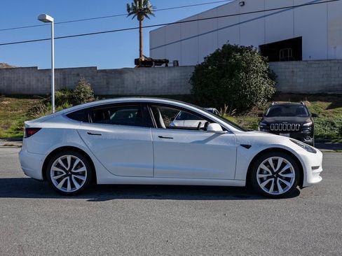 Used 2018 Tesla Model 3 Long Range image 3
