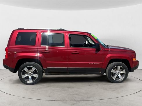 Used 2017 Jeep Patriot High Altitude AWD/4WD image 7