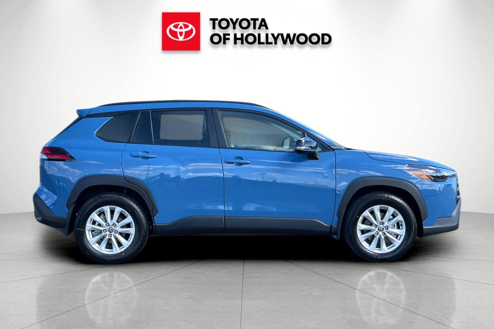 New 2026 Toyota Corolla Cross LE w/ Moonroof Package FWD image 3