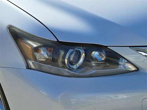 Used 2012 Lexus CT 200h image 34