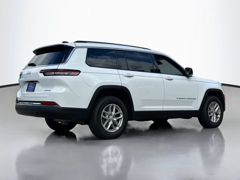 Used 2023 Jeep Grand Cherokee L Laredo w/ Luxury Tech Group I AWD/4WD image 2