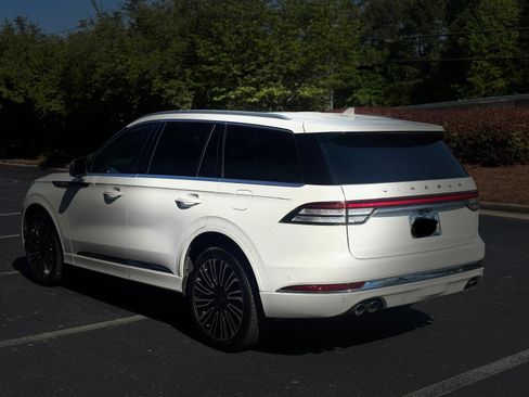 Used 2022 Lincoln Aviator Black Label w/ Dynamic Handling Package image 2
