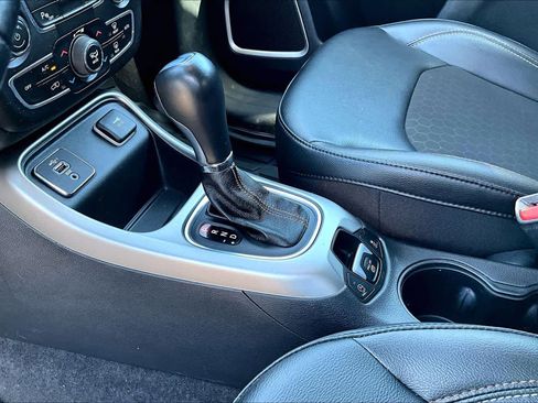 Used 2020 Jeep Compass Latitude image 16