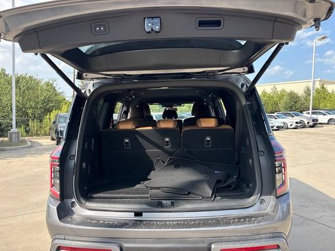 Used 2025 Nissan Armada SL RWD image 10