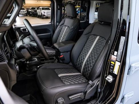 Used 2026 Jeep Wrangler Unlimited Sport AWD/4WD image 16