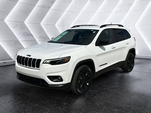 Used 2023 Jeep Cherokee Altitude Lux image 3