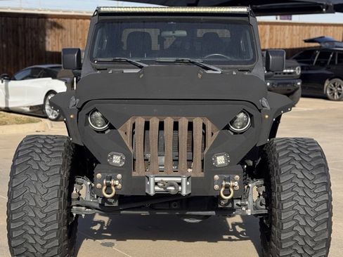 Used 2022 Jeep Gladiator Sport image 1