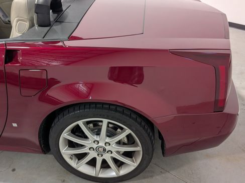 Used 2006 Cadillac XLR V RWD image 33