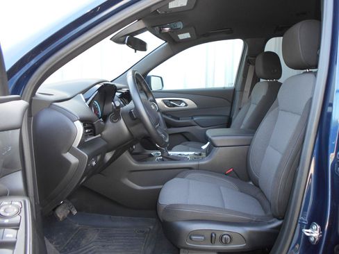 Used 2023 Chevrolet Traverse LT AWD/4WD image 6