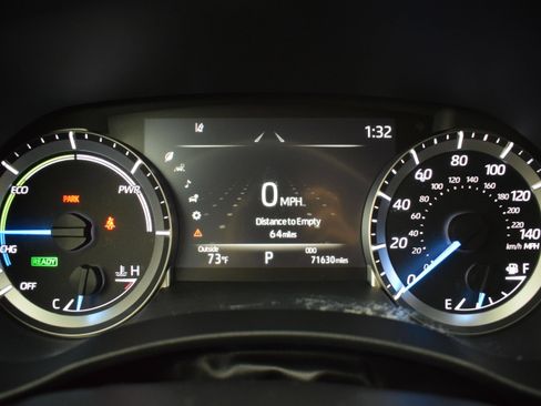 Used 2023 Toyota Highlander LE AWD/4WD image 19