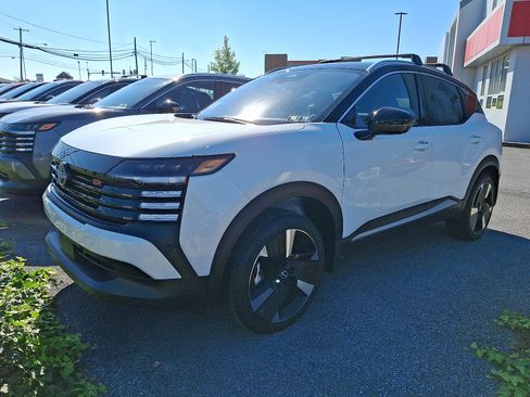 New 2026 Nissan Kicks SR w/ Cold Weather Package image 2