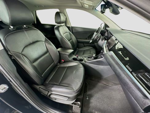 Used 2022 Kia Niro EX Premium FWD image 32