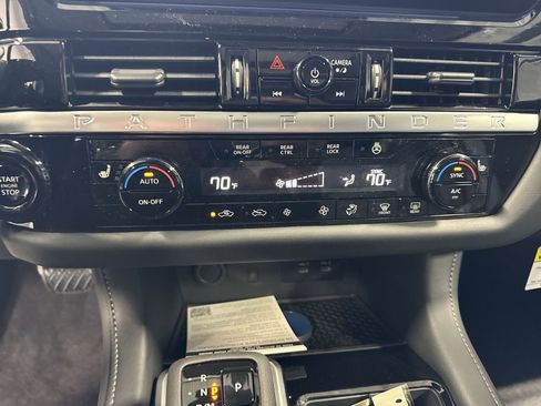 New 2026 Nissan Pathfinder SL AWD/4WD image 15