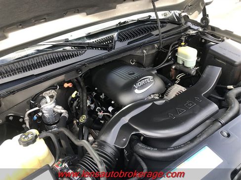 Used 2002 Chevrolet Avalanche 4x4 w/ Off-Road Suspension Pkg image 24