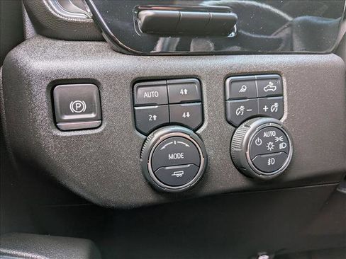 Certified 2024 Chevrolet Silverado 1500 High Country w/ High Country Premium Package AWD/4WD image 15