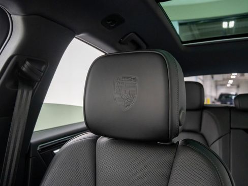 New 2026 Porsche Macan image 28