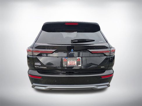 New 2025 Mitsubishi Outlander SEL image 4